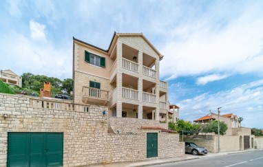 Apartments Lada