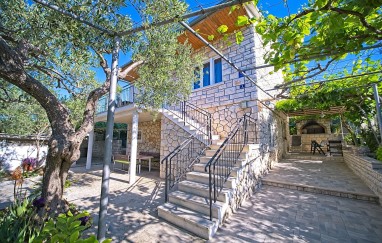 Apartment Lidija