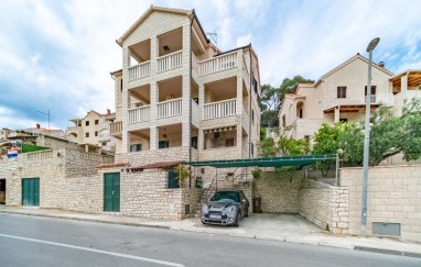 Apartments Lada