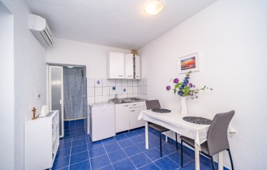 Apartments Lada