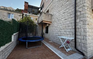 Apartments Lada