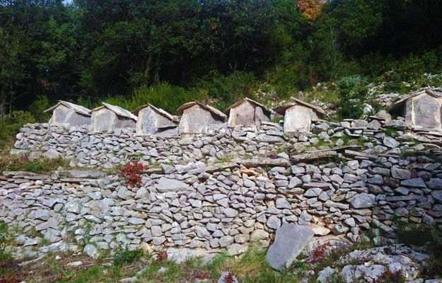 Postira