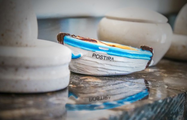 Postira