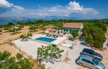 Vacation house Bračuta